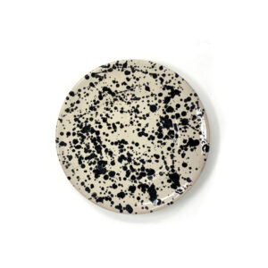 Italiaans ontbijtbord in de kleuren beige met zwart. Dit bord is handgemaakt van keramiek, daardoor heel stevig. ook te gebruiken als gebaksbord